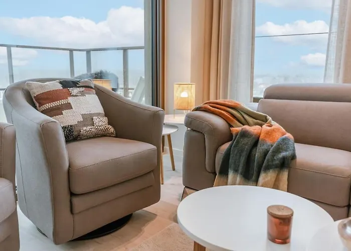 Huswell - With Fantastic View, Terrace And Parking *