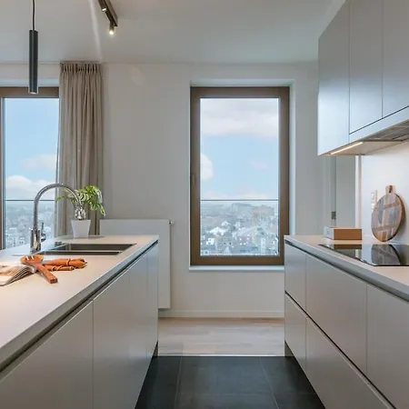 Huswell - With Fantastic View, Terrace And Parking Apartment