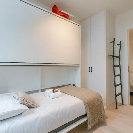 Huswell - With Fantastic View, Terrace And Parking Apartment *