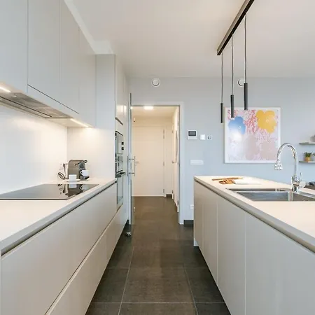Huswell - With Fantastic View, Terrace And Parking Apartment *