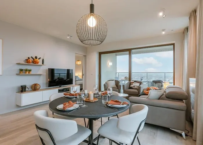 Huswell - With Fantastic View, Terrace And Parking