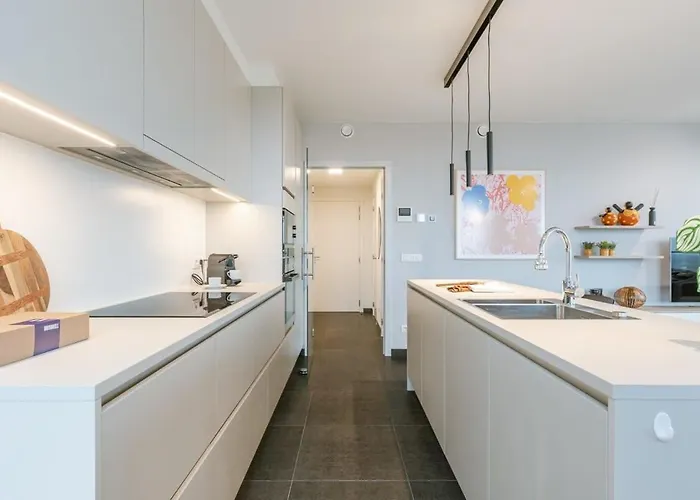 Huswell - With Fantastic View, Terrace And Parking Apartment *